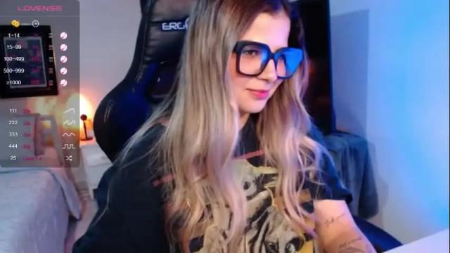 Image 3 of avrill_morgan Stream on Chaturbate on 23 days ago