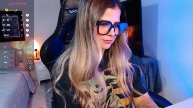 Image 8 of avrill_morgan Stream on Chaturbate on 23 days ago