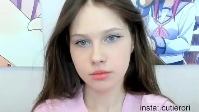 Image 4 of avrora_deis Stream on Chaturbate on 15 months ago
