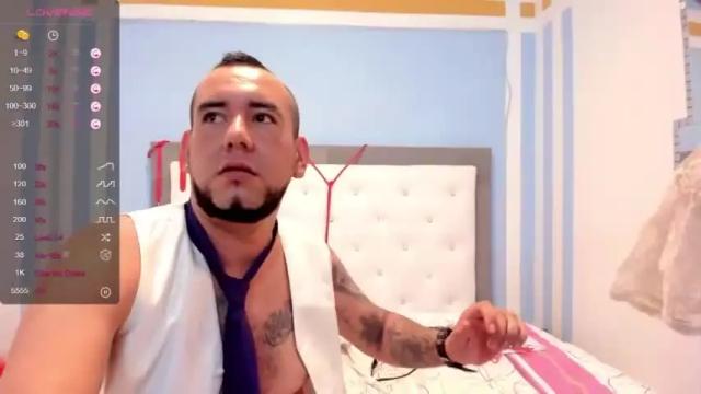 Image 3 of axel_kendall Stream on Chaturbate on 15 months ago