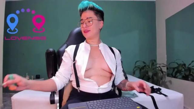 Image 2 of axel_rouse1 Stream on Chaturbate on 14 months ago