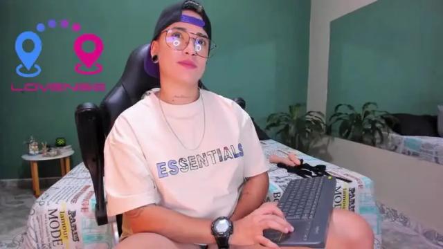 Image 3 of axel_rouse1 Stream on Chaturbate on 14 months ago