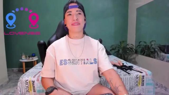Image 7 of axel_rouse1 Stream on Chaturbate on 14 months ago