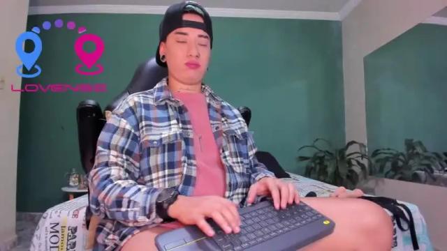 Image 11 of axel_rouse1 Stream on Chaturbate on 14 months ago