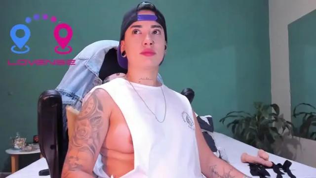 Image 3 of axel_rouse1 Stream on Chaturbate on 14 months ago