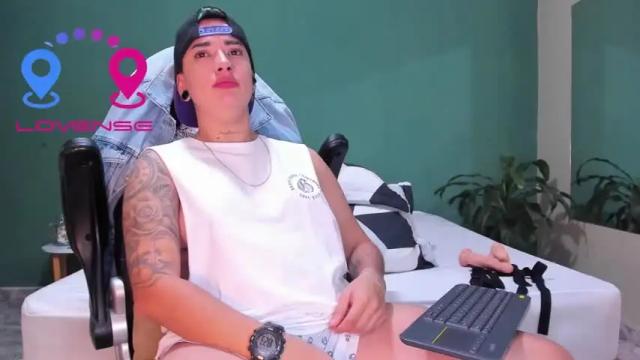 Image 8 of axel_rouse1 Stream on Chaturbate on 14 months ago