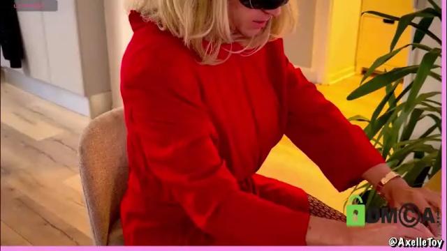 Image 4 of axelletoy Stream on Chaturbate on 1 month ago