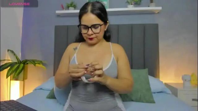 Image 2 of ayla13_ Stream on Chaturbate on 8 days ago