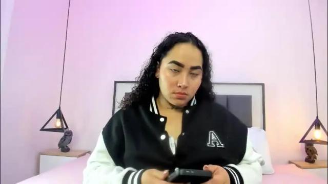 Image 3 of ayla_martinez Stream on Chaturbate on 10 days ago