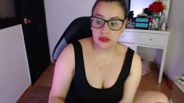 Image 10 of aylaislem Stream on Chaturbate on 14 months ago