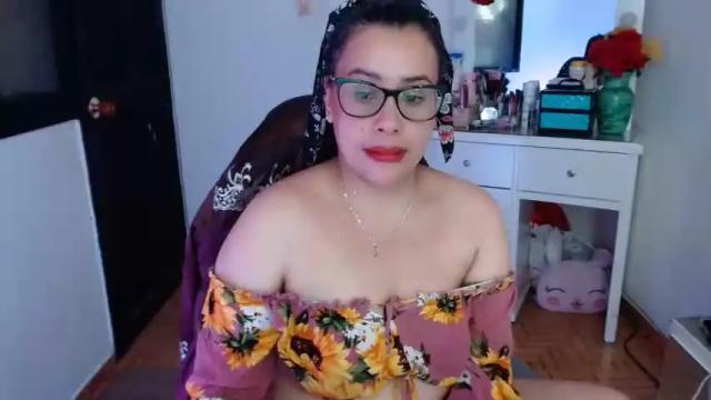 Image 2 of aylaislem Stream on Chaturbate on 13 months ago