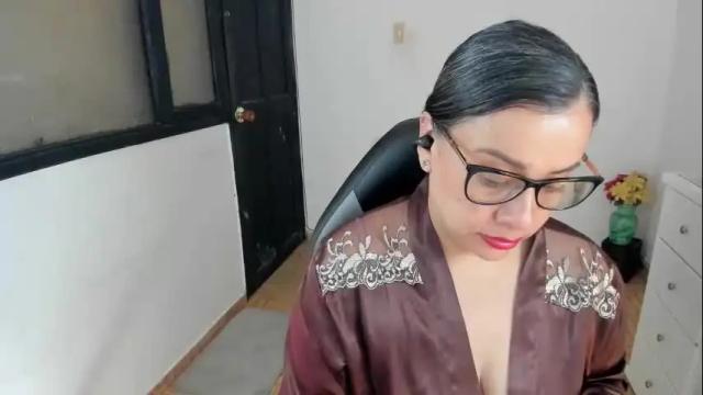 Image 4 of aylaislem Stream on Chaturbate on 2 months ago
