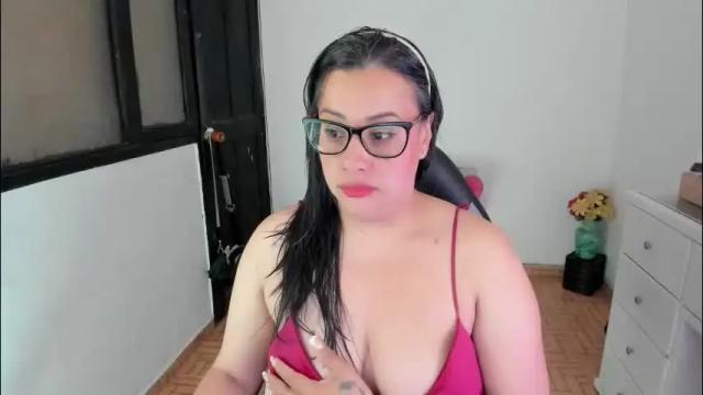 Image 3 of aylaislem Stream on Chaturbate on 1 month ago