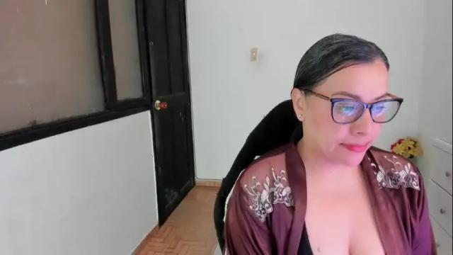 Image 2 of aylaislem Stream on Chaturbate on 1 month ago