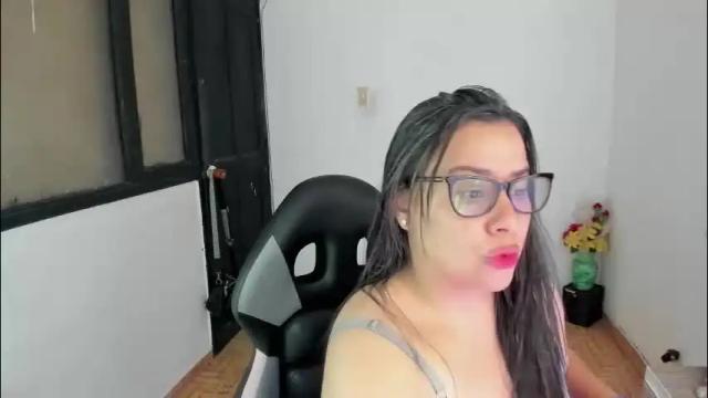 Image 3 of aylaislem Stream on Chaturbate on 1 month ago