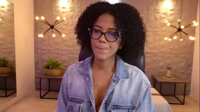 Image 2 of ayleen_dunkann Stream on Chaturbate on 1 month ago