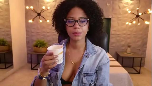 Image 7 of ayleen_dunkann Stream on Chaturbate on 1 month ago