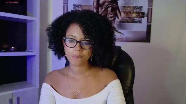 Image 2 of ayleen_dunkann Stream on Chaturbate on 19 days ago