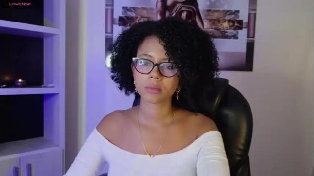 Image 7 of ayleen_dunkann Stream on Chaturbate on 19 days ago