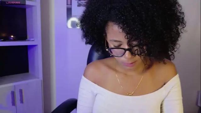 Image 8 of ayleen_dunkann Stream on Chaturbate on 19 days ago