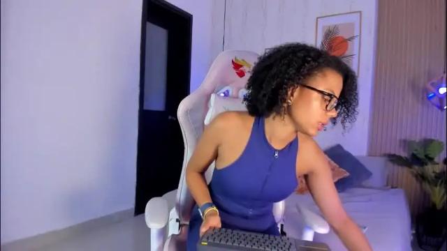 Image 4 of ayleen_dunkann Stream on Chaturbate on 13 days ago