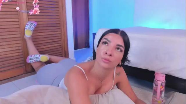 Image 7 of aylinnzambrano_ Stream on Chaturbate on 2 months ago