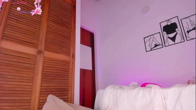 Image 12 of aylinnzambrano_ Stream on Chaturbate on 1 month ago
