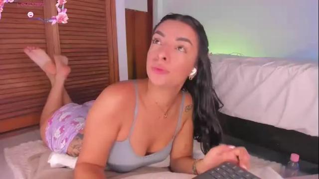 Image 3 of aylinnzambrano_ Stream on Chaturbate on 1 month ago