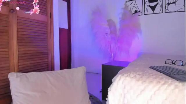 Image 2 of aylinnzambrano_ Stream on Chaturbate on 26 days ago
