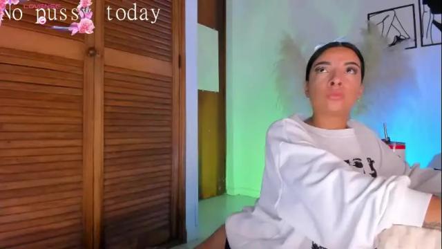 Image 3 of aylinnzambrano_ Stream on Chaturbate on 23 days ago