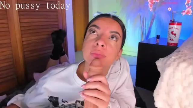 Image 7 of aylinnzambrano_ Stream on Chaturbate on 23 days ago
