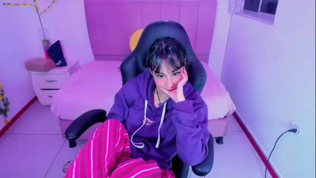 Image 4 of aymara_tooner Stream on Chaturbate on 1 month ago