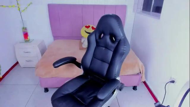 Image 2 of aymara_tooner Stream on Chaturbate on 1 month ago