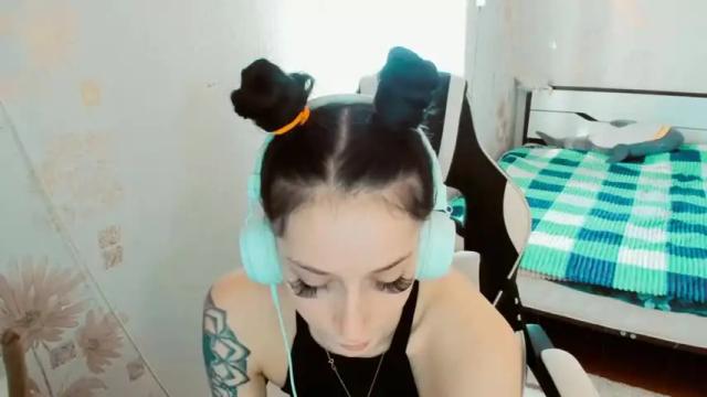 Image 2 of azaliagates Stream on Chaturbate on 16 months ago