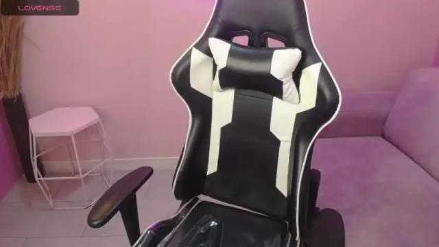 Image 11 of azamy_s_ Stream on Chaturbate on 17 months ago