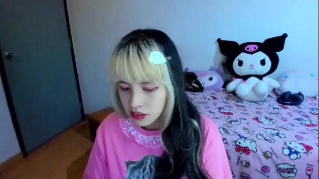 Image 3 of azu_moure Stream on Chaturbate on 1 month ago