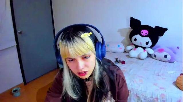 Image 11 of azu_moure Stream on Chaturbate on 1 month ago