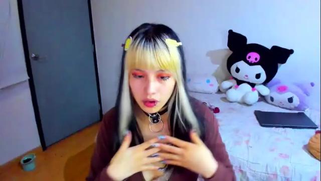 Image 3 of azu_moure Stream on Chaturbate on 1 month ago