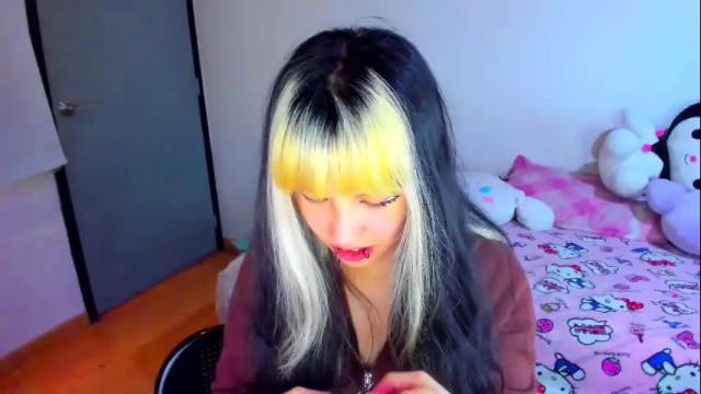 Image 10 of azu_moure Stream on Chaturbate on 1 month ago
