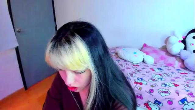 Image 12 of azu_moure Stream on Chaturbate on 1 month ago