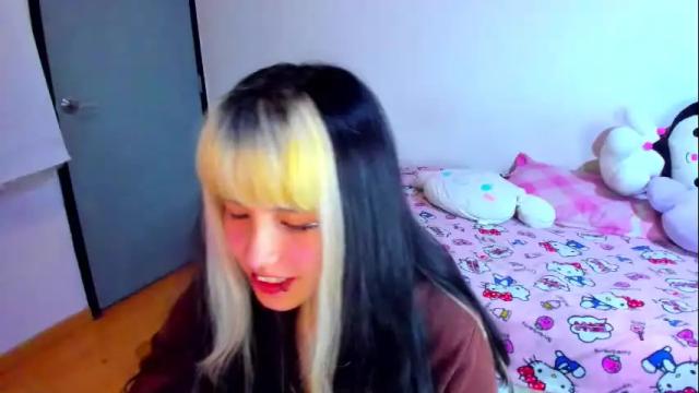 Image 2 of azu_moure Stream on Chaturbate on 1 month ago