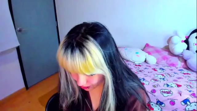 Image 4 of azu_moure Stream on Chaturbate on 1 month ago