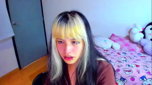 Image 7 of azu_moure Stream on Chaturbate on 1 month ago