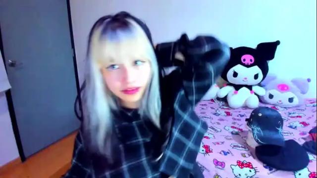 Image 12 of azu_moure Stream on Chaturbate on 1 month ago