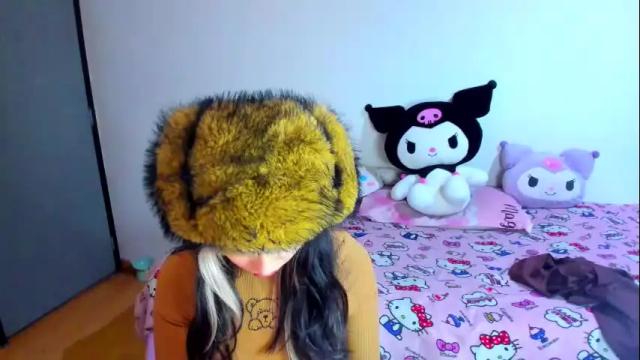 Image 4 of azu_moure Stream on Chaturbate on 1 month ago