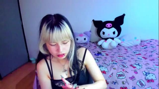 Image 2 of azu_moure Stream on Chaturbate on 29 days ago