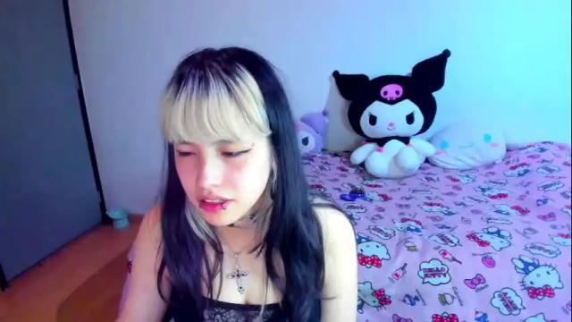 Image 4 of azu_moure Stream on Chaturbate on 29 days ago