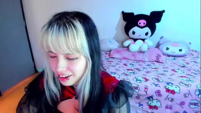 Image 12 of azu_moure Stream on Chaturbate on 28 days ago