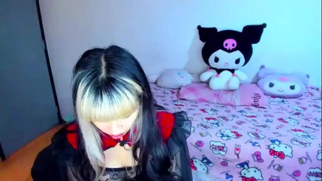 Image 4 of azu_moure Stream on Chaturbate on 28 days ago