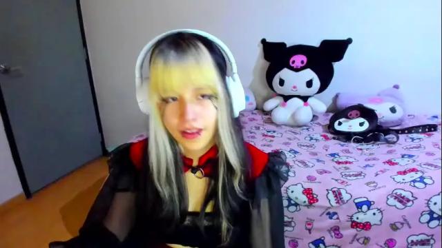 Image 8 of azu_moure Stream on Chaturbate on 19 days ago